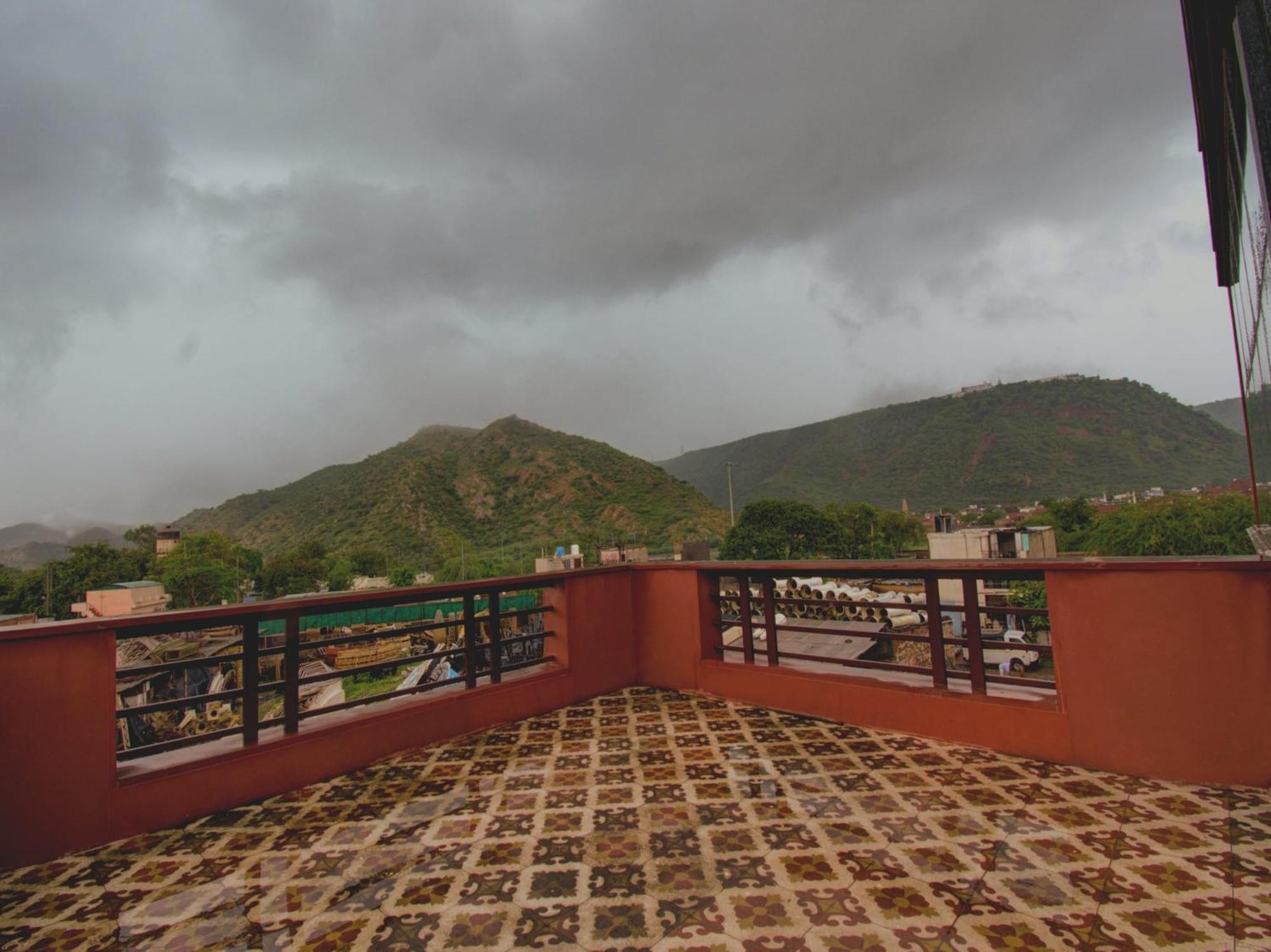 Hotel O Grand Akshay 3*